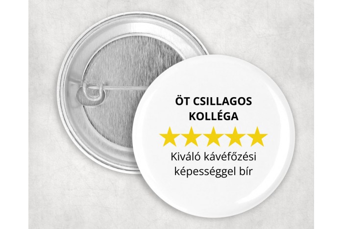 öt csillagos kolléga kitűző – kiváló kávéfőzési képességgel bír (44 mm) 2