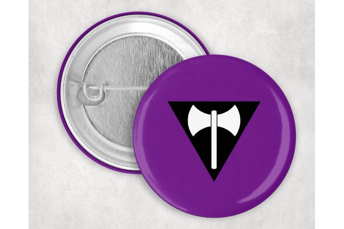 Luszbosz Pride kitűző – labrys, lila háromszög (44 mm) luszbosz pride kitűző – labrys, lila háromszög (44 mm) 2