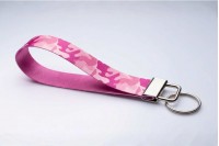 Pink terepmintás kulcstartó