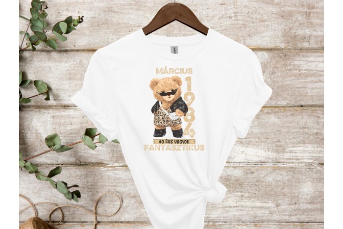 kihívó macis szülinapi póló – személyre szabható és humoros design 2